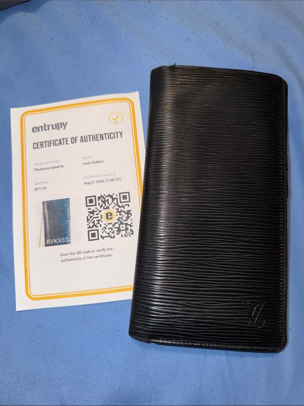 Louis Vuitton unisex Black Epi Leather Long Card Holder Wallet